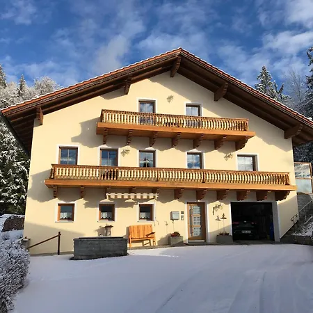 Haus Peschl 2 *